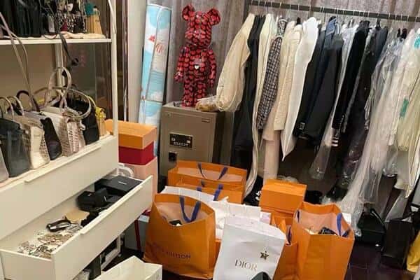 昆明市官渡回收一线品牌衣服